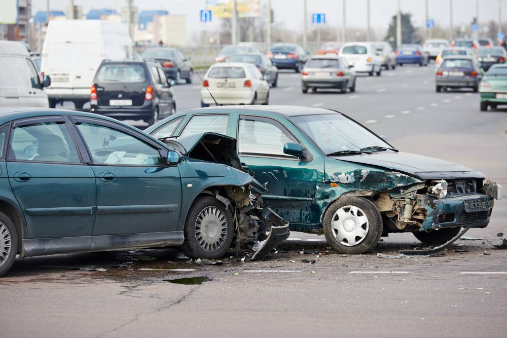 Car accident. В Моторс машина авария. Разбор ДТП допущенные водителем. Motor vehicle incident sign.